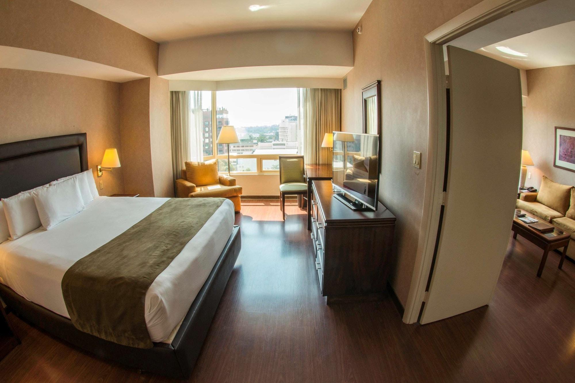 Clarion Suites Ville de Guatemala Extérieur photo Suite
