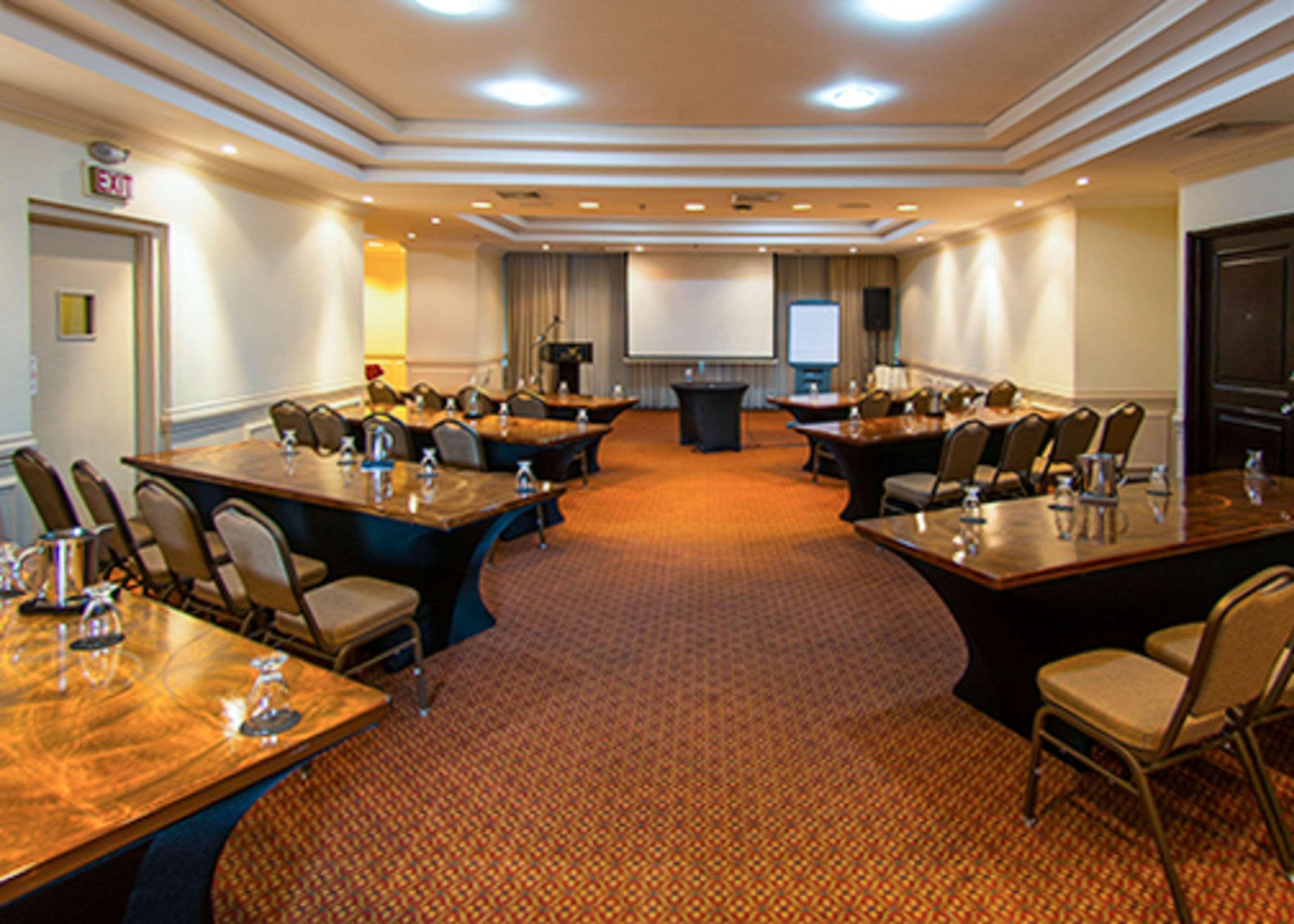 Clarion Suites Ville de Guatemala Extérieur photo Meeting room