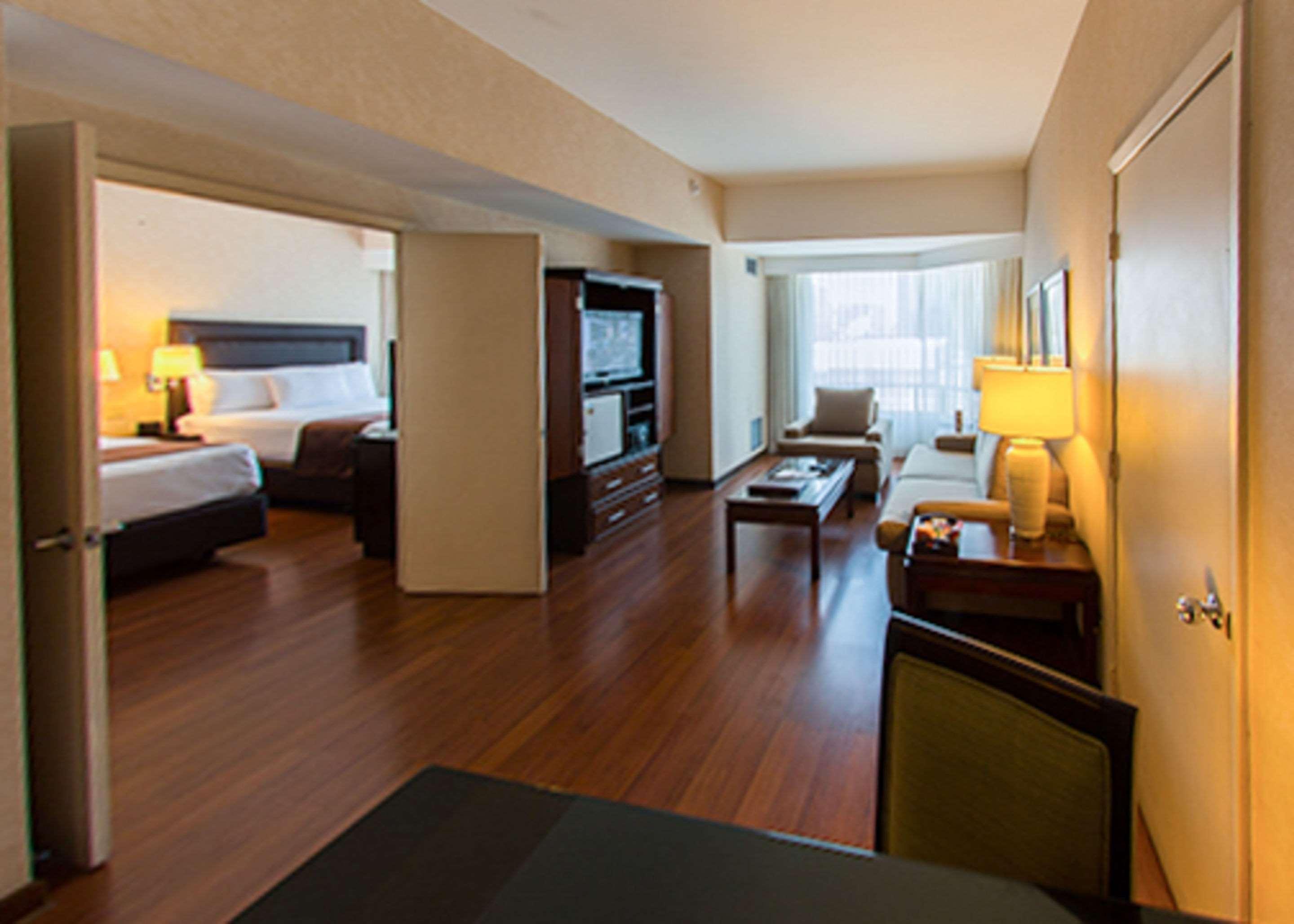 Clarion Suites Ville de Guatemala Extérieur photo A typical suite at the Residence Inn