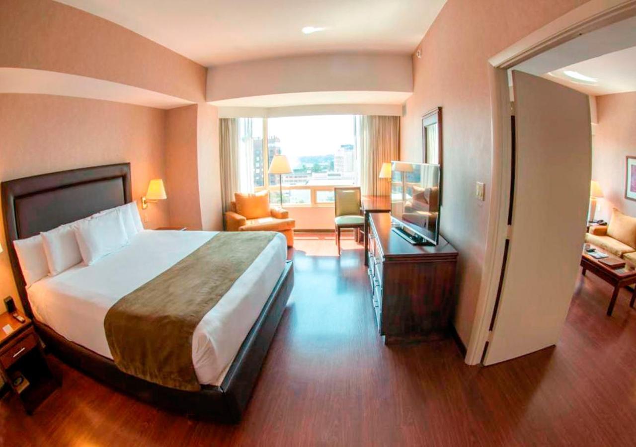 Clarion Suites Ville de Guatemala Extérieur photo Suite