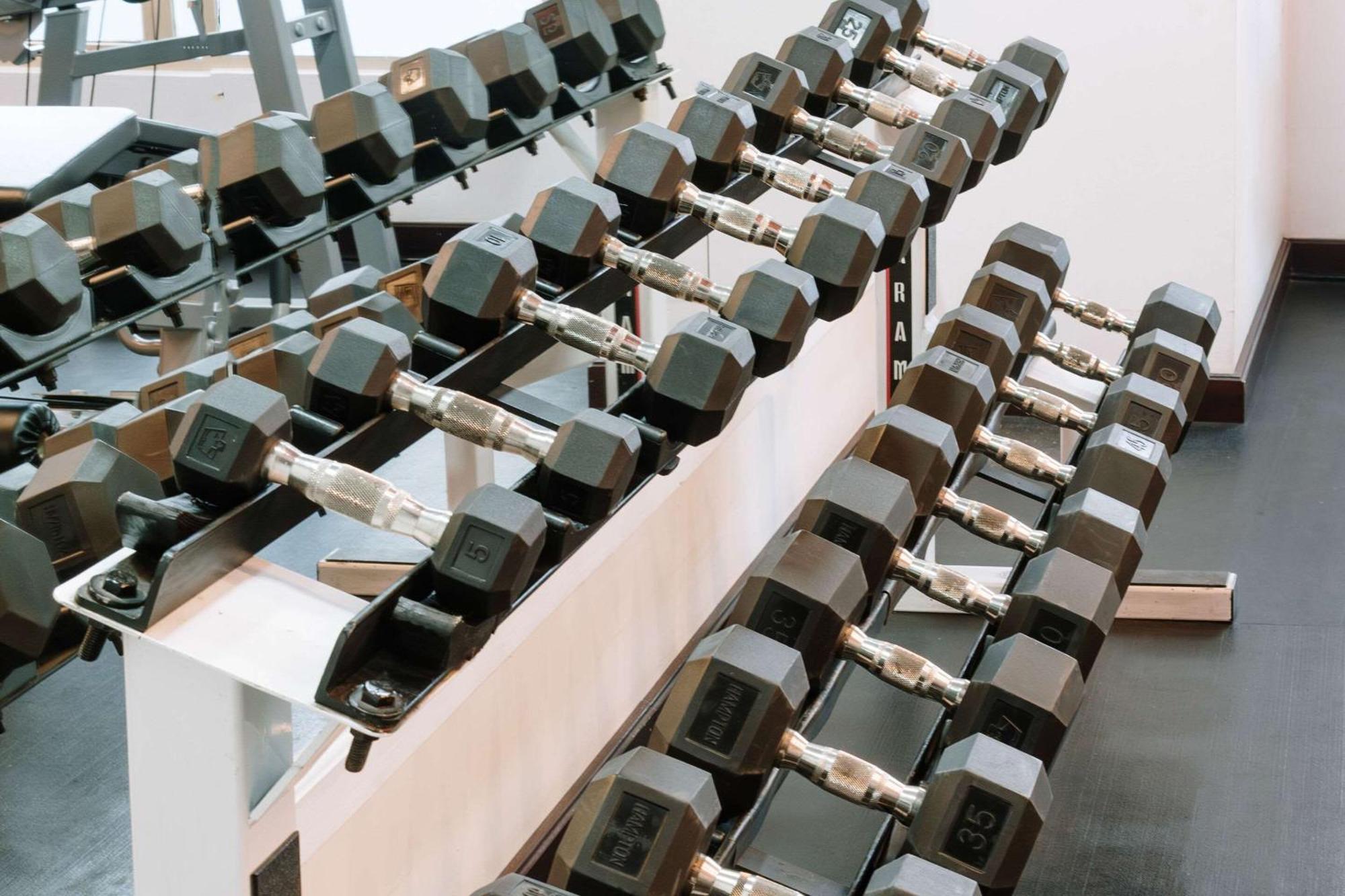 Clarion Suites Ville de Guatemala Extérieur photo Dumbbells